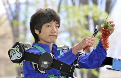 Japanci izmislili robota koji pomaže starijima 