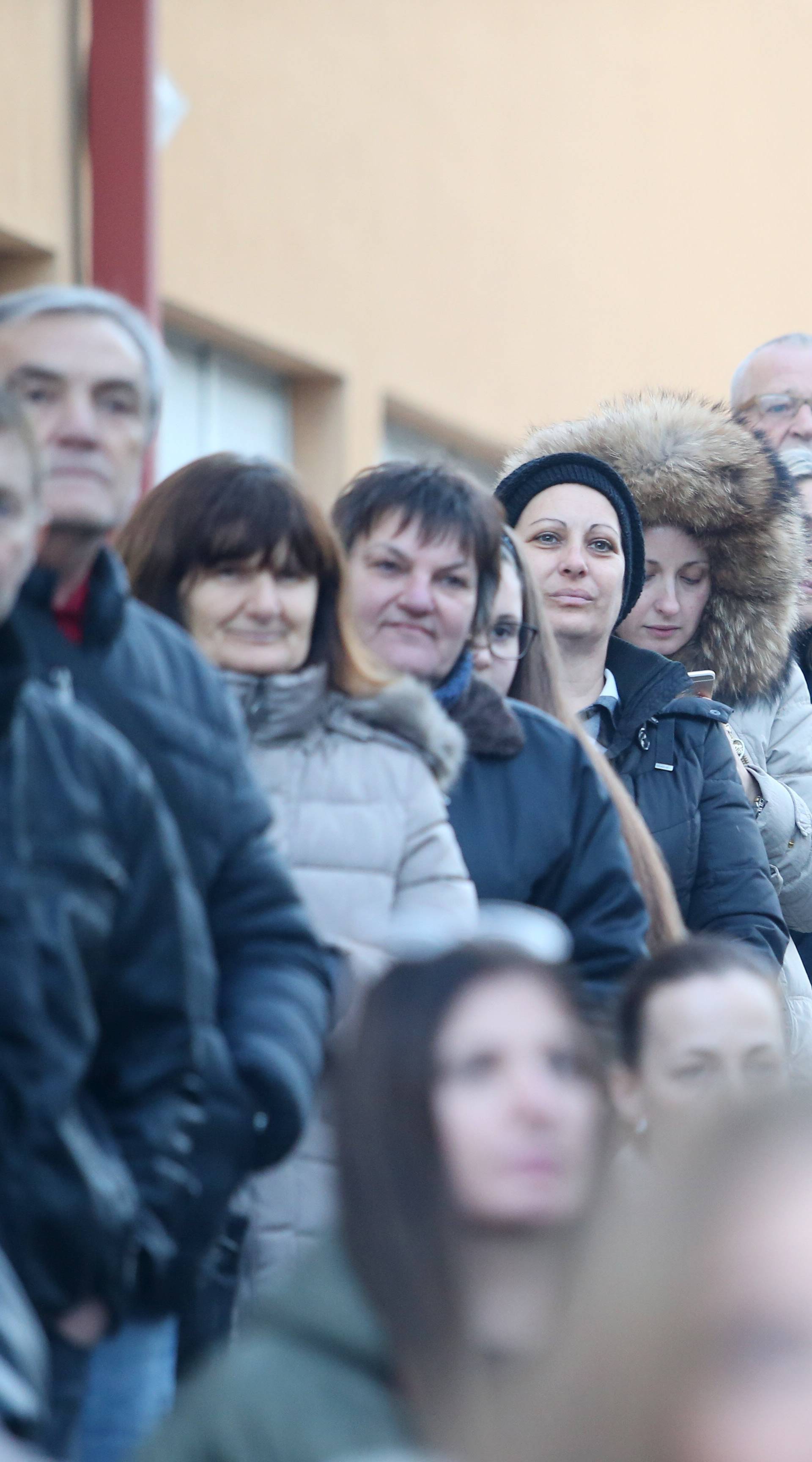 MetkoviÄ: Ispred Doma zdravlja odrÅ¾an skup podrÅ¡ke za doktoricu Kseniju Kaleb