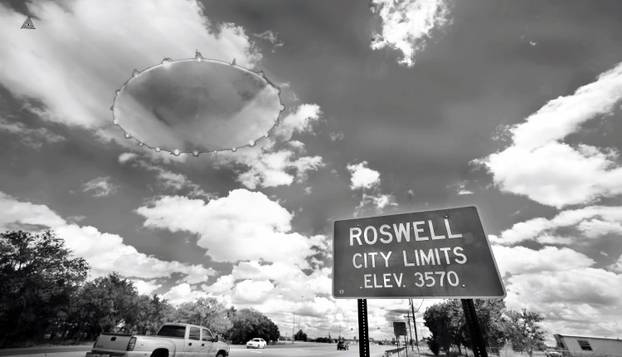 FOTO Reptilijanci, ravna Zemlja, Illuminati: Ovo su najpoznatije teorije zavjera. I objašnjenja...