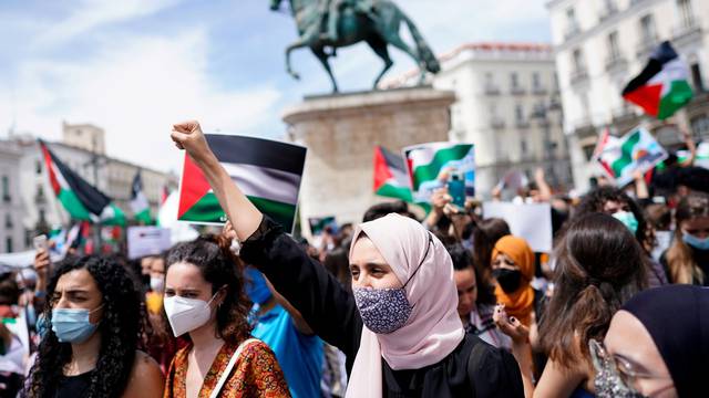 Masovni prosvjedi u Madridu i Bejrutu zbog izraelskih napada na Gazu: Ovo je genocid, ne rat