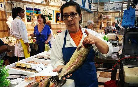 Crvena losos pastrva najveća je, pa je na tržnici i najskuplja