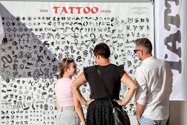 Zadar: Velik broj turista "okupirao" je središte grada