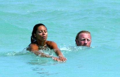 Boris Becker na kupanju s djevojkom u Miamiju