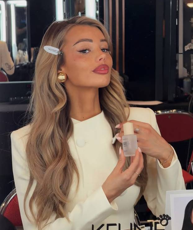 FOTO Pratitelji ju ne prestaju hvaliti: 'Ti si žena mojih snova!'