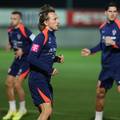 FOTO Nasmiješeni Modrić stao uz Livakovića na treningu. Dalić sa stožerom sve pozorno pratio