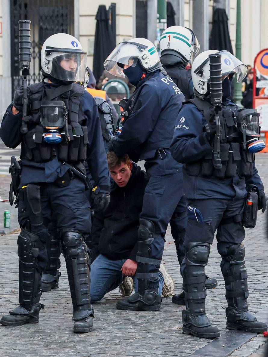 Farmers rally in a large-scale protest in Brussels as leaders meet in EU summit