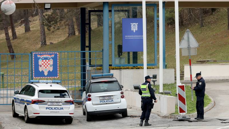 Upokojeni brigadir z avtomatsko puško grozil hrvaškemu predsedniku Milanoviću