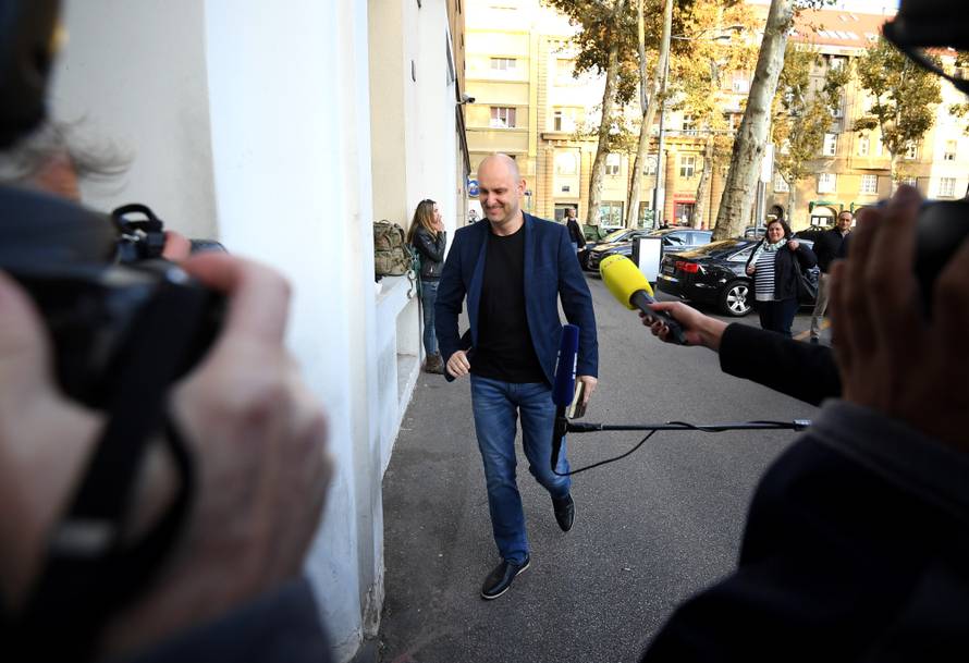 Zagreb: Dolazak na sjednicu PredsjedniÅ¡tva i Nacionalnog vijeÄa HDZ-a