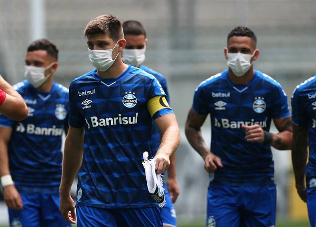 Campeonato Gaucho - Gremio v Sao Luiz