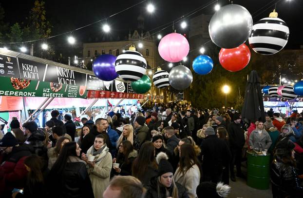 Zagreb: Advenstka ponuda na Strossmayerovom trgu Fuliranje