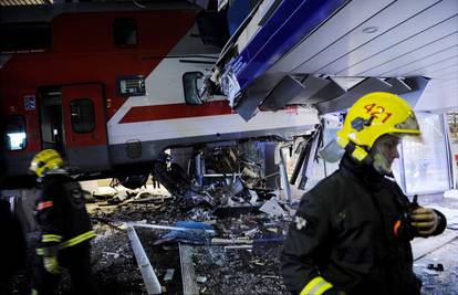 Vlaku otkazale kočnice te se zabio u hotel u Finskoj