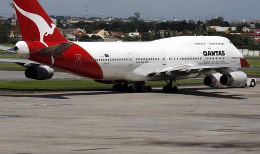 Zbog kvara na krilu Qantasov avion morao hitno prizemljiti