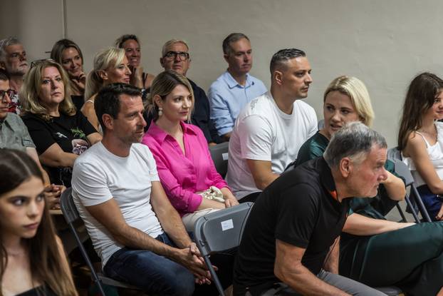 Vela Luka: Promocija novog albuma Olivera Dragojevića “Dolaziš”