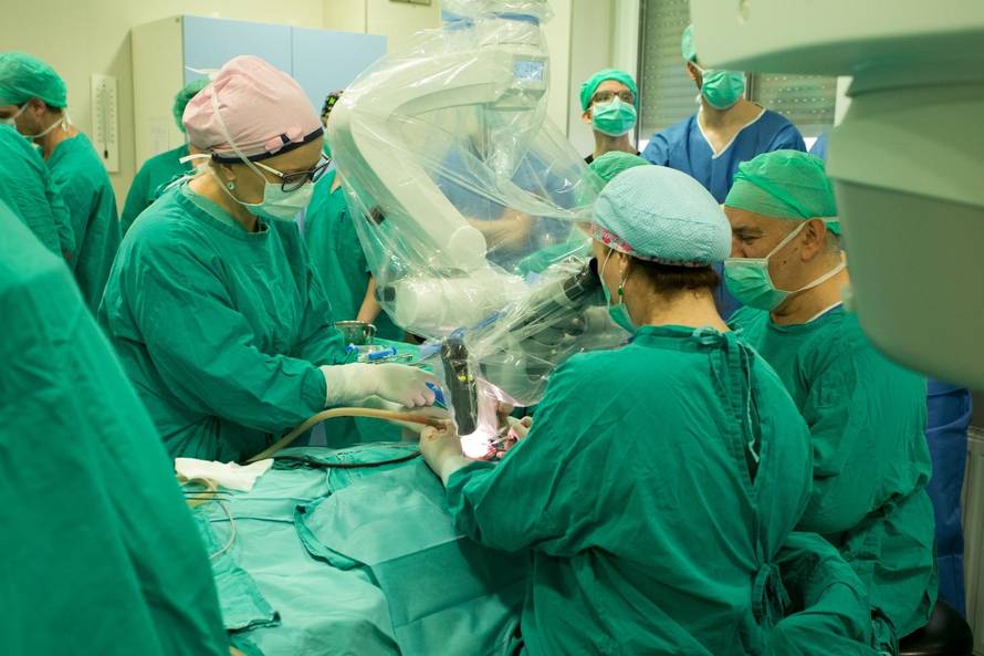 U osječkome KBC-u prvi put ugrađena 2. umjetna pužnica