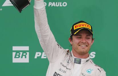 Nico Rosberg je izdržao napade Lewisa i pobijedio na VN Brazila