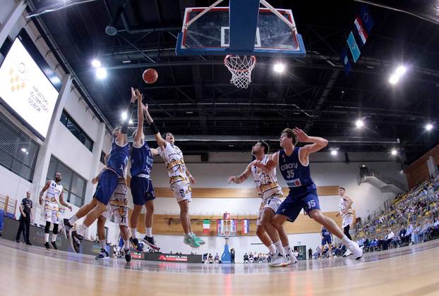 Cibona i Carpegna Prosciutto Pesaro u finalu Liburnia kupa u Opatiji