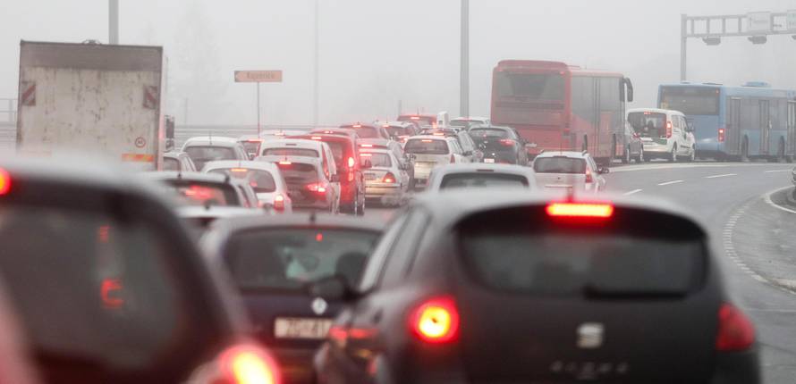 Zagreb: Prvi radni dan nakon puštanja u promet novog rotora u Remetincu