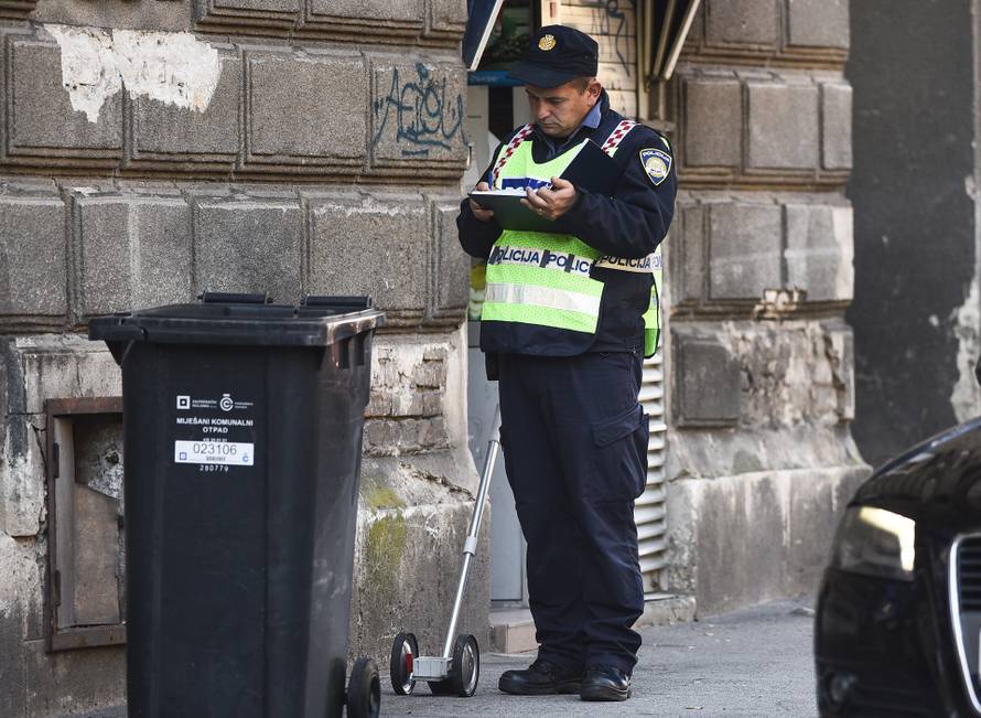 Zagreb: Taksist naletio na dvije curice 