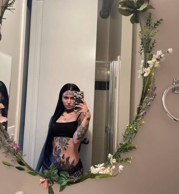 FOTO Cijela je tetovirana, ima i zmijski jezik: 'Vrijeđaju me da sam demon! Osjećam se lijepo'