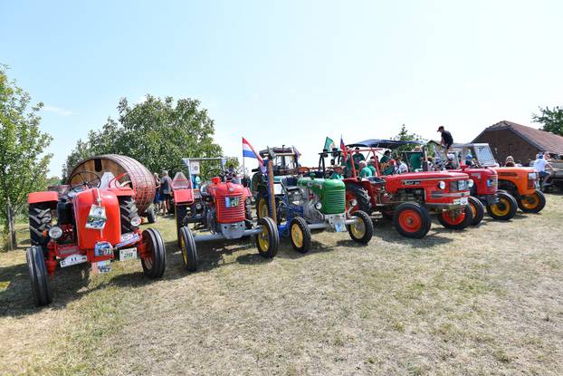 Sveti Urban: Međunarodni traktorski rally na štrigovskim vinogradima 