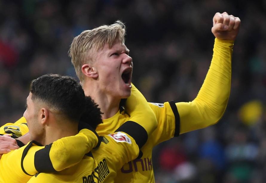 Bundesliga - Werder Bremen v Borussia Dortmund