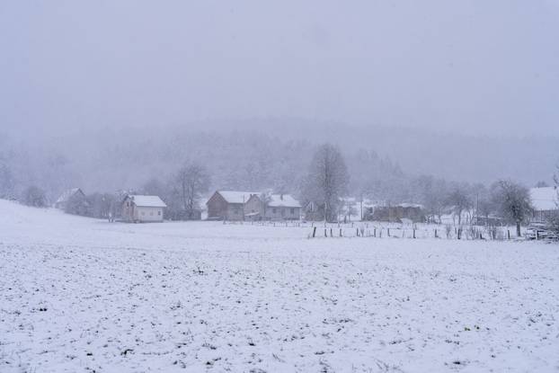 Babin Potok: Zimski uvjeti na državnoj cesti DC 52 Prozor - Vrelo Koreničko