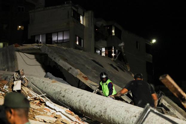 Aftermath of an earthquake in Caracas