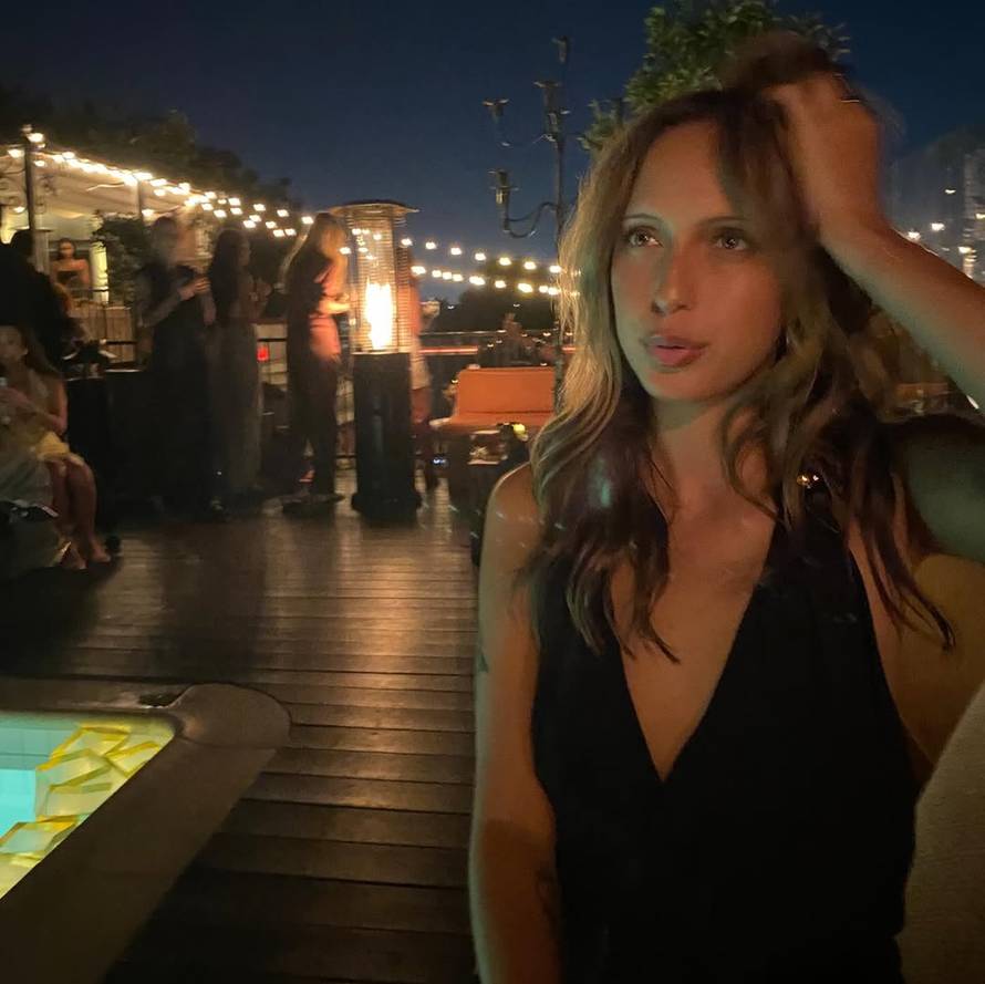 Ona je tajna polusestra slavnih modela! Gigi i Bella poručile: 'Obogatila je našu obitelj!'