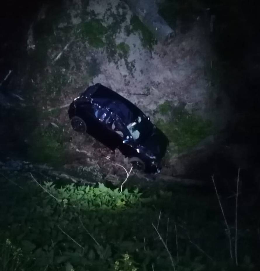 Čudo da su izašli živi iz auta! Sletjeli sa Sljemenske ceste...