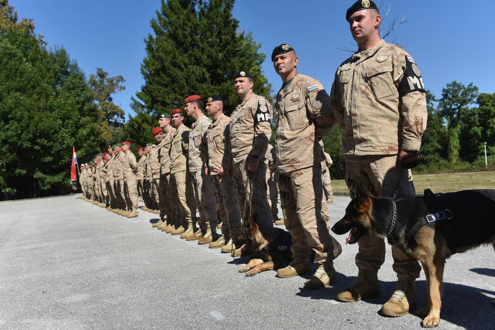 Zagreb: IspraÄaj 11. hrvatskog kontingenta u misiju u Afganistan