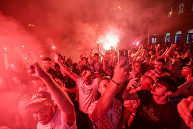 Zagreb: Slavlje navijača nakon hrvatskog pogotka za 1-0