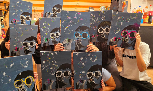 Zagrep&ccaron;ani su ludi za ovim konceptom! Skriveni studio gdje vino i slikanje postaju zabava