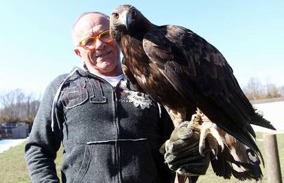 On obožava ptice: Marijan (68) je već 50 godina "kralj orlova"