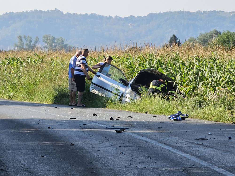 FOTO Užas kod Požege! Autom sletio u Veličanku, ozlijeđene ljude ostavio u vodi i pobjegao