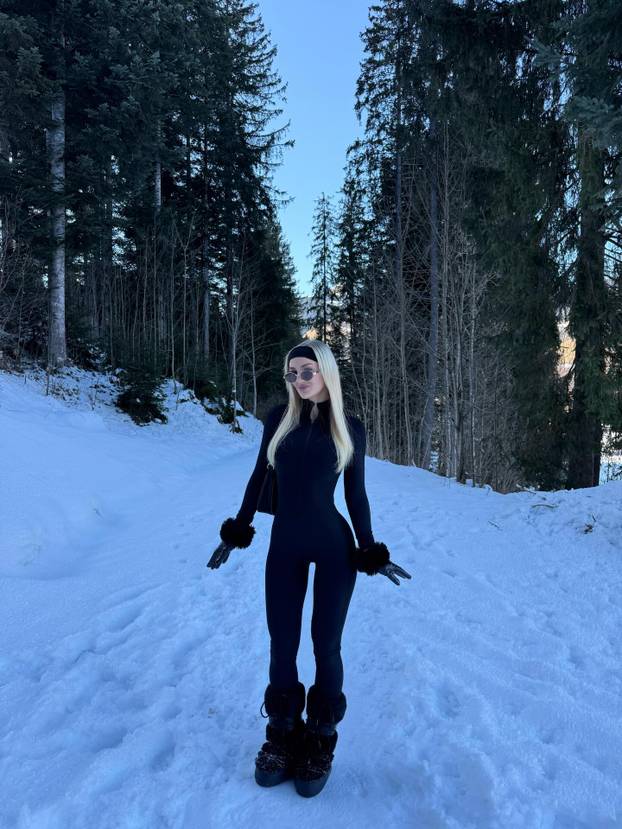 FOTO Fitness trenerica: Zbog odjeće su mi zabranili ulaz u avion, rekli su mi da sam gola