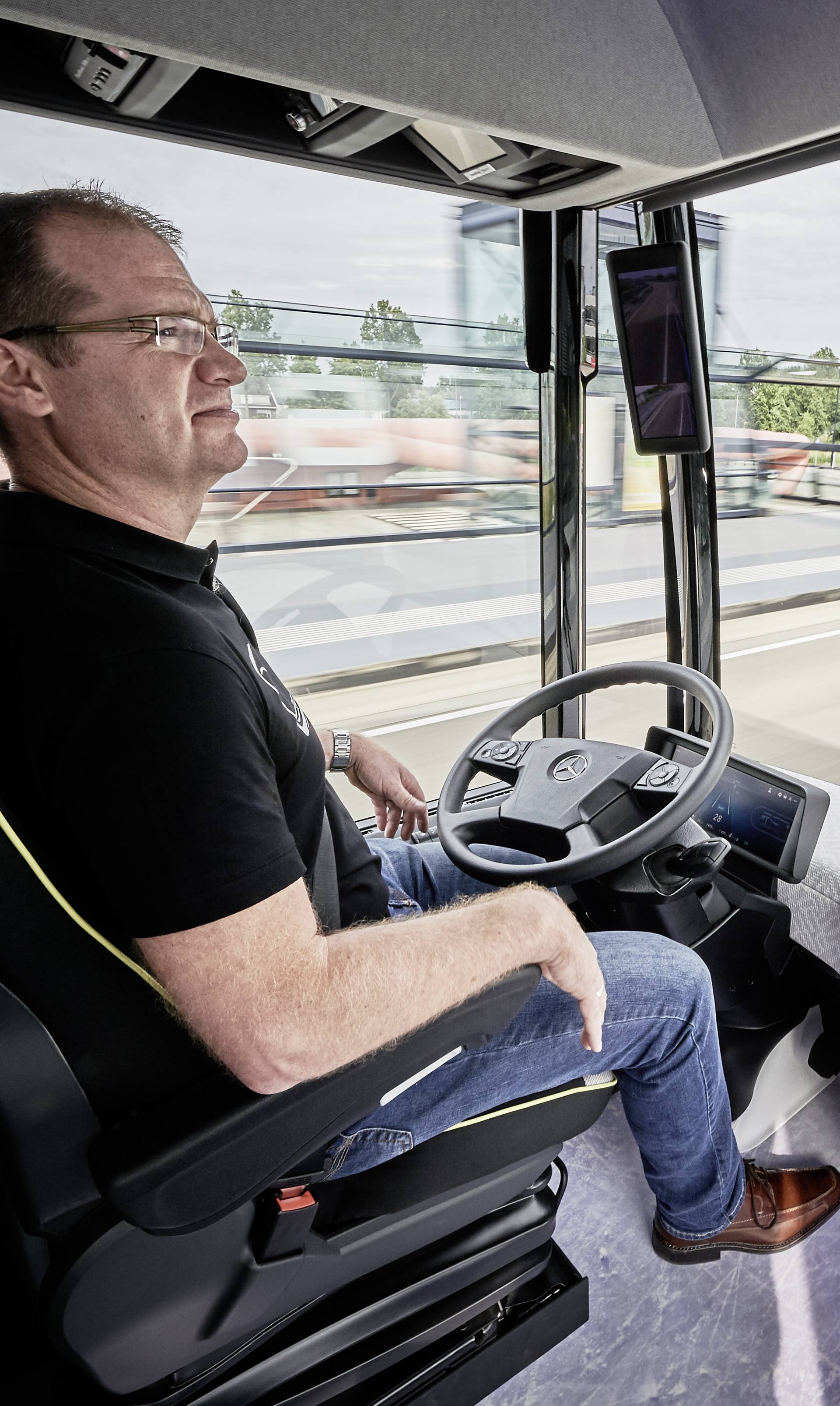 Weltpremiere: Mercedes-Benz Future Bus mit CityPilot  Meilenstein auf dem Weg zum autonom fahrenden Stadtbus