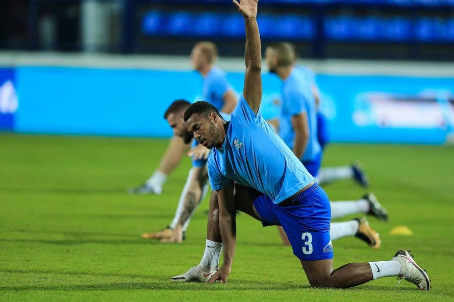 Osijek: Zagrijavanje prije početka utakmice NK Osijek - FC Basel