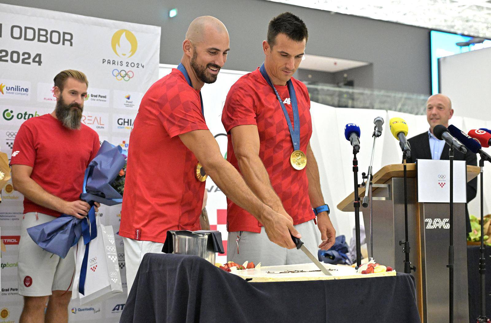 Zagreb: U Zračnoj luci organiziran svečani doček sportaša koji su nastupili na Olimpijskim igrama u Parizu