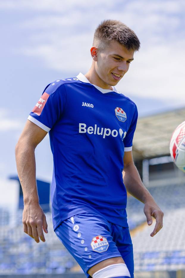 FOTO Slaven Belupo predstavio nove dresove i oduševio: 'Novi dresovi, za pobjednike krojeni'