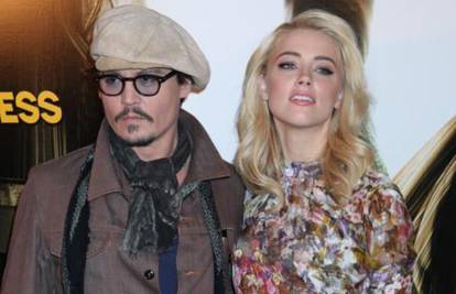 Johnny Depp nazvao plažu po svojoj djevojci Amber Heard