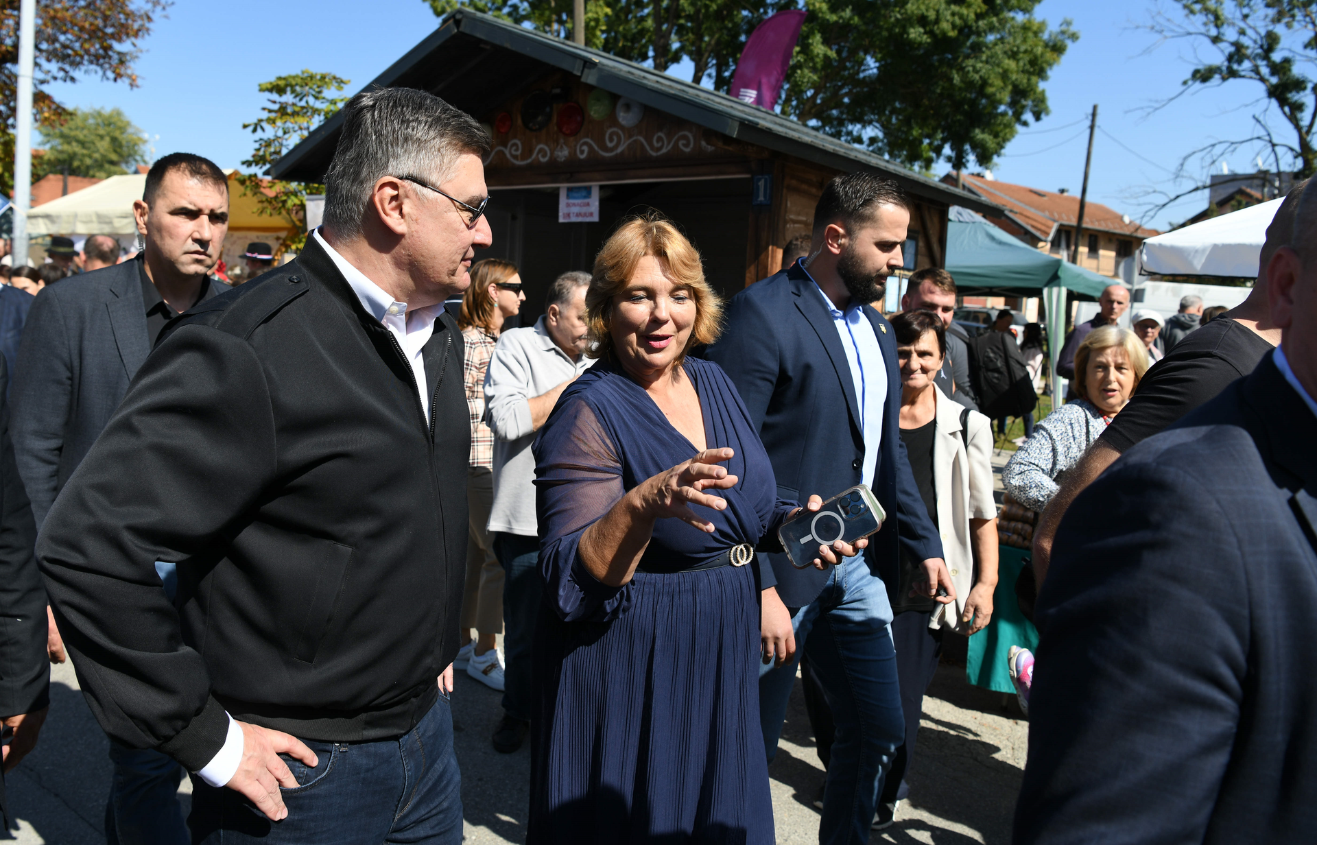 Milanović u Dugom Selu kušao tradicionalna jela iz tog kraja