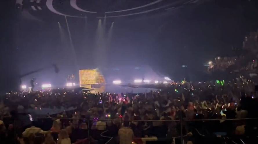 VIDEO Pogledajte što se zbiva na pozornici Eurosonga između nastupa: 'Za manje od minute!'