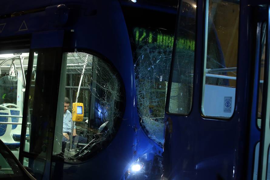 Sudarili se dva tramvaja i auto u Zagrebu: Ima ozlijeđenih ljudi