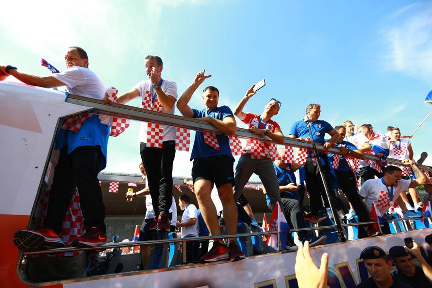 GraÄani Velike Gorice prvi pozdravili Vatrene nakon osvojenog svjetskog srebra