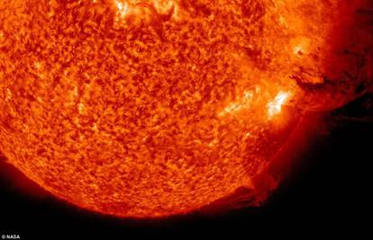 NASA otkrila veliku solarnu oluju, mogla bi oštetiti satelite