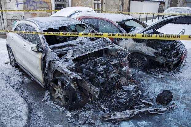 Na sarajevskoj Baščaršiji izgorjela dva automobila
