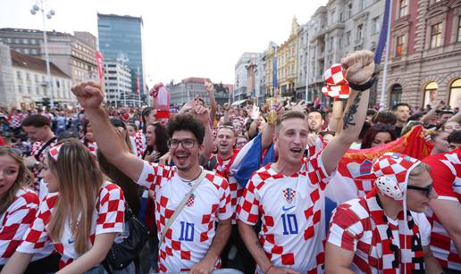 FOTO Kockice pune glavni trg u Zagrebu: 'Atmosfera je užarena i napeta, ali pobijedit ćemo!'