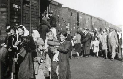 Zarobljenici zapalili naci logor:  Od njih 1500,  preživjelo tek 40