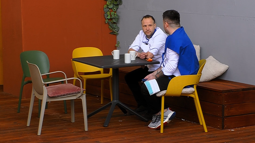 Plavi ostavili crvene bez ijednog osvojenog boda u izazovu, a Vehid je prvi dobio crnu pregaču