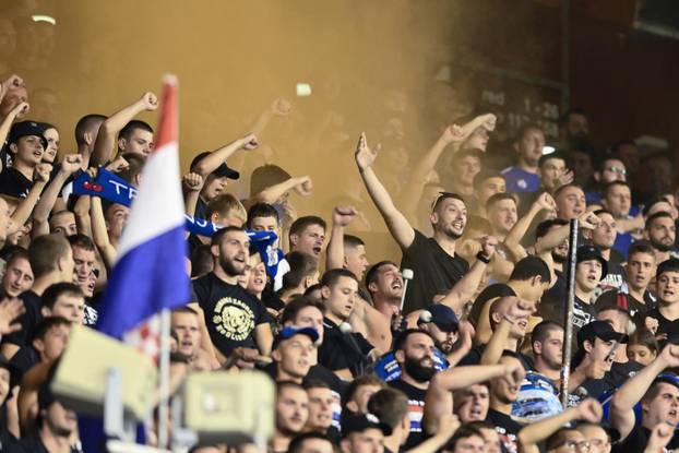 Atmosfera na Maksimiru tijekom susreta play-offa Lige prvaka između Dinama i Qarabaga